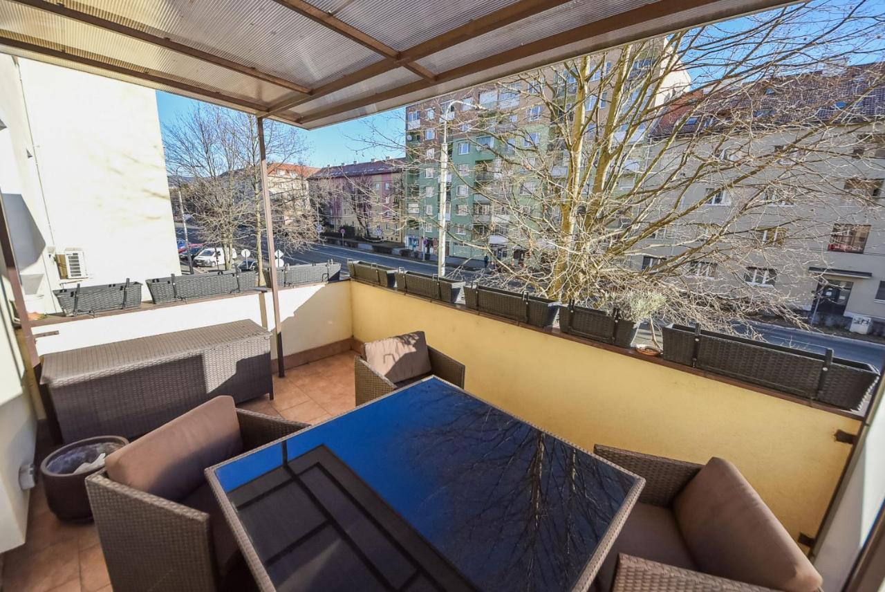 City Komfort Terrace Košice Esterno foto